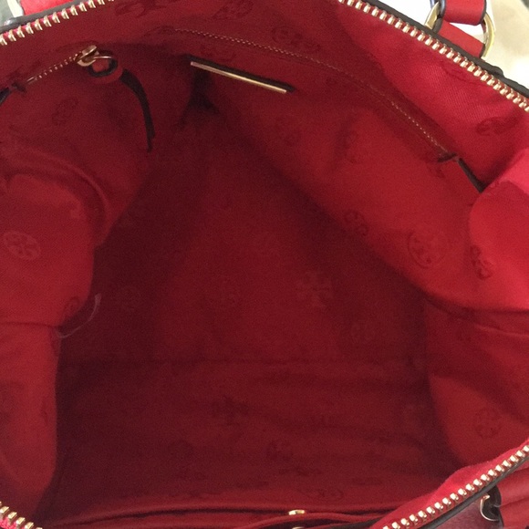 NWT Tory Burch Bombe T Medium Slouchy Satchel Red - Picture 8 of 8